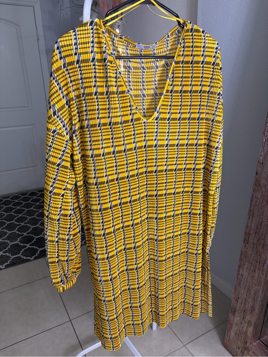 Zara Dresses & Skirts - Zara Yellow Plaid Long-Sleeve V-Neck Dress
